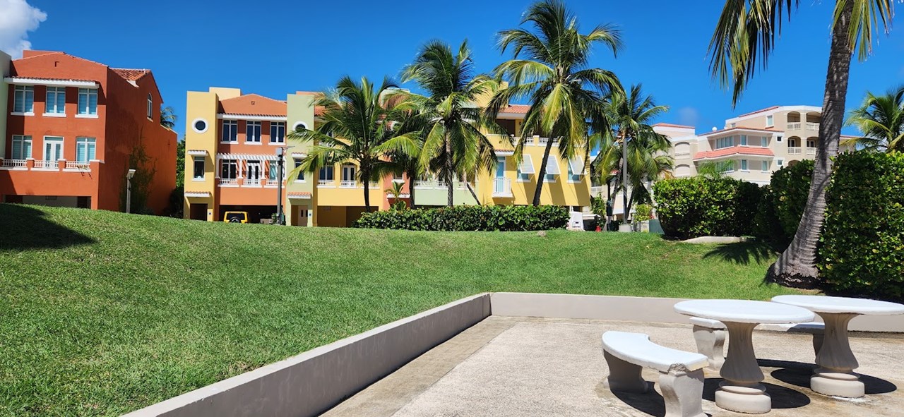 plaza del puerto is a small enclosed community each home will include a boat slip  with easy access to a sandy beach, a yacht club, a shopping center, a general store, a bank, and a variety of both formal and informal restaurants, plaza del puerto will feel like home or a perfect getaway.