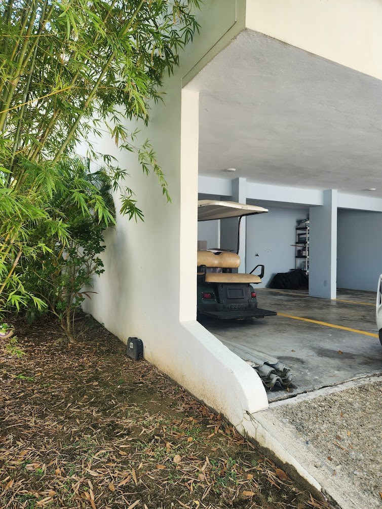 corner unit palmarina #3  great location one of the larger 3 bedrooms with good upgrades. spacious, comfortable corner unit.