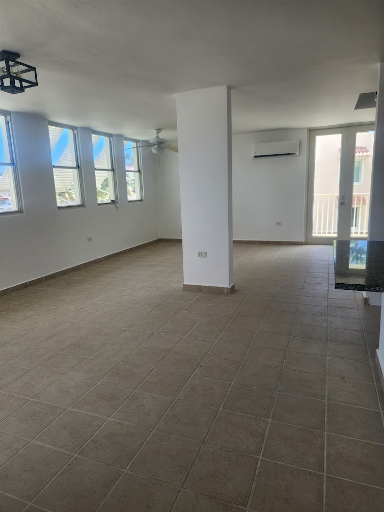 dining and family room - spacious and airy